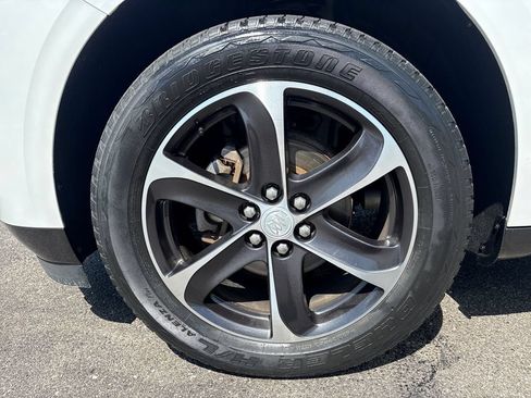 Used 2020 Buick Enclave Essence w/ Sport Touring Edition FWD image 12