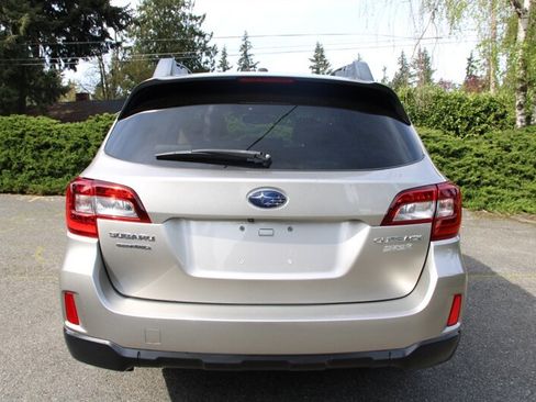 Used 2015 Subaru Outback 2.5i Premium image 11
