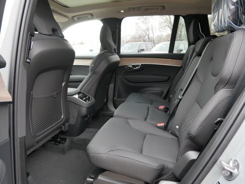 New 2026 Volvo XC90 B6 Plus w/ Protection Package Premier AWD/4WD image 6