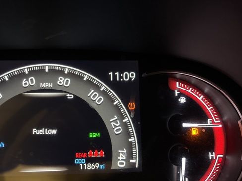 Used 2025 Toyota RAV4 XLE image 14