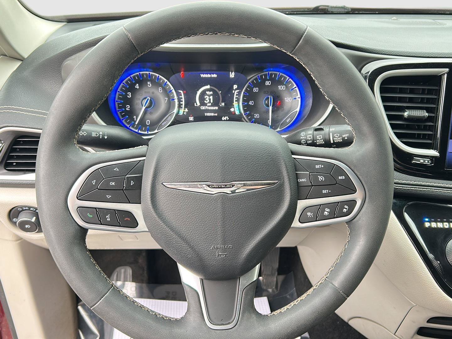 Used 2022 Chrysler Pacifica Touring-L FWD image 17