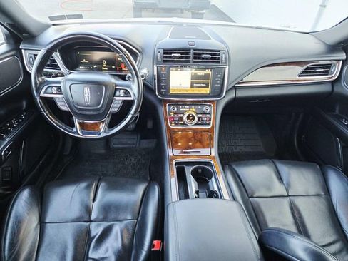 Used 2018 Lincoln Continental Select w/ Continental Climate Package image 7