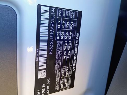 Used 2025 Mercedes-Benz Sprinter 2500 image 23