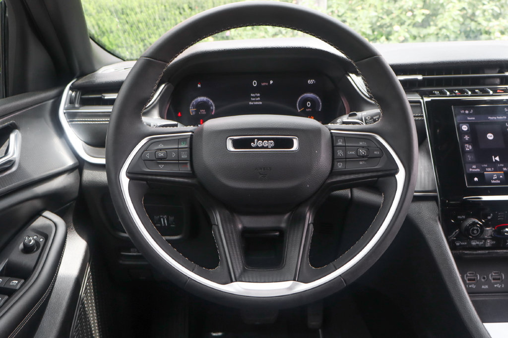 Used 2024 Jeep Grand Cherokee L Altitude AWD/4WD image 21