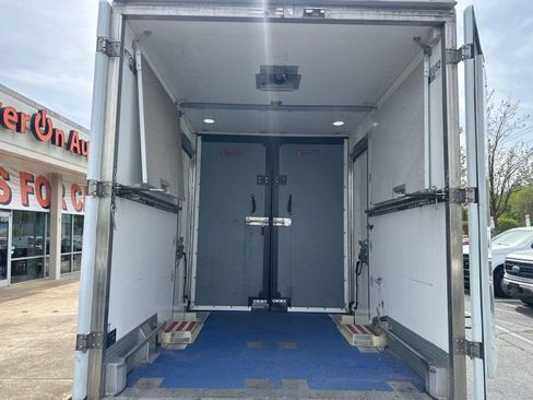 Used 2024 Ford E-350 and Econoline 350 Super Duty w/ Power Windows & Locks Group RWD image 5