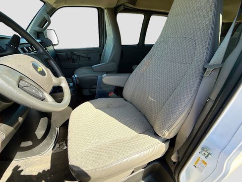 Used 2024 Chevrolet Express 3500 LT w/ LT Preferred Equipment Group RWD image 13