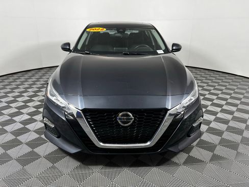 Used 2022 Nissan Altima 2.5 SV w/ SV Premium Package FWD image 2
