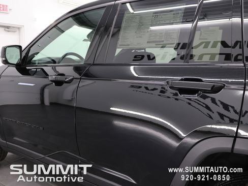 New 2026 Jeep Grand Cherokee Altitude AWD/4WD image 31
