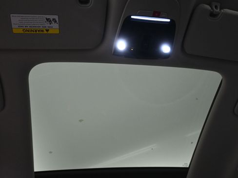 Used 2024 Kia Sorento S w/ Panoramic Sunroof Package image 30