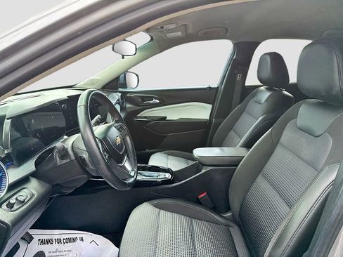 Used 2025 Chevrolet Trax LT w/ Driver Confidence Package FWD image 10