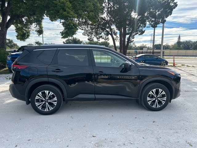 Used 2023 Nissan Rogue SV w/ SV Premium B Package FWD image 19