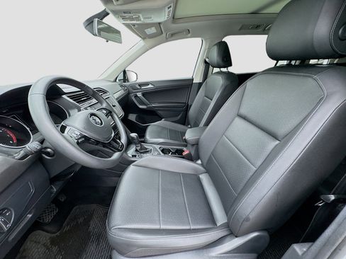 Used 2020 Volkswagen Tiguan S image 13