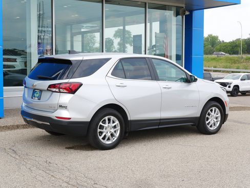 Certified 2022 Chevrolet Equinox LT AWD/4WD image 3