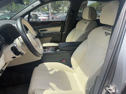 Used 2018 Bentley Bentayga AWD/4WD image 7