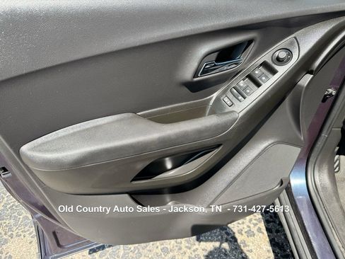 Used 2019 Chevrolet Trax LS image 18