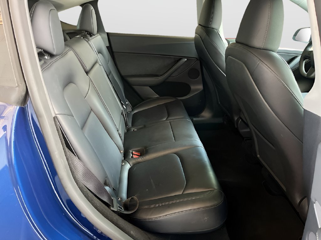 Used 2025 Tesla Model Y Long Range RWD image 28