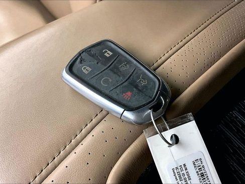 Used 2020 Cadillac Escalade Platinum image 10