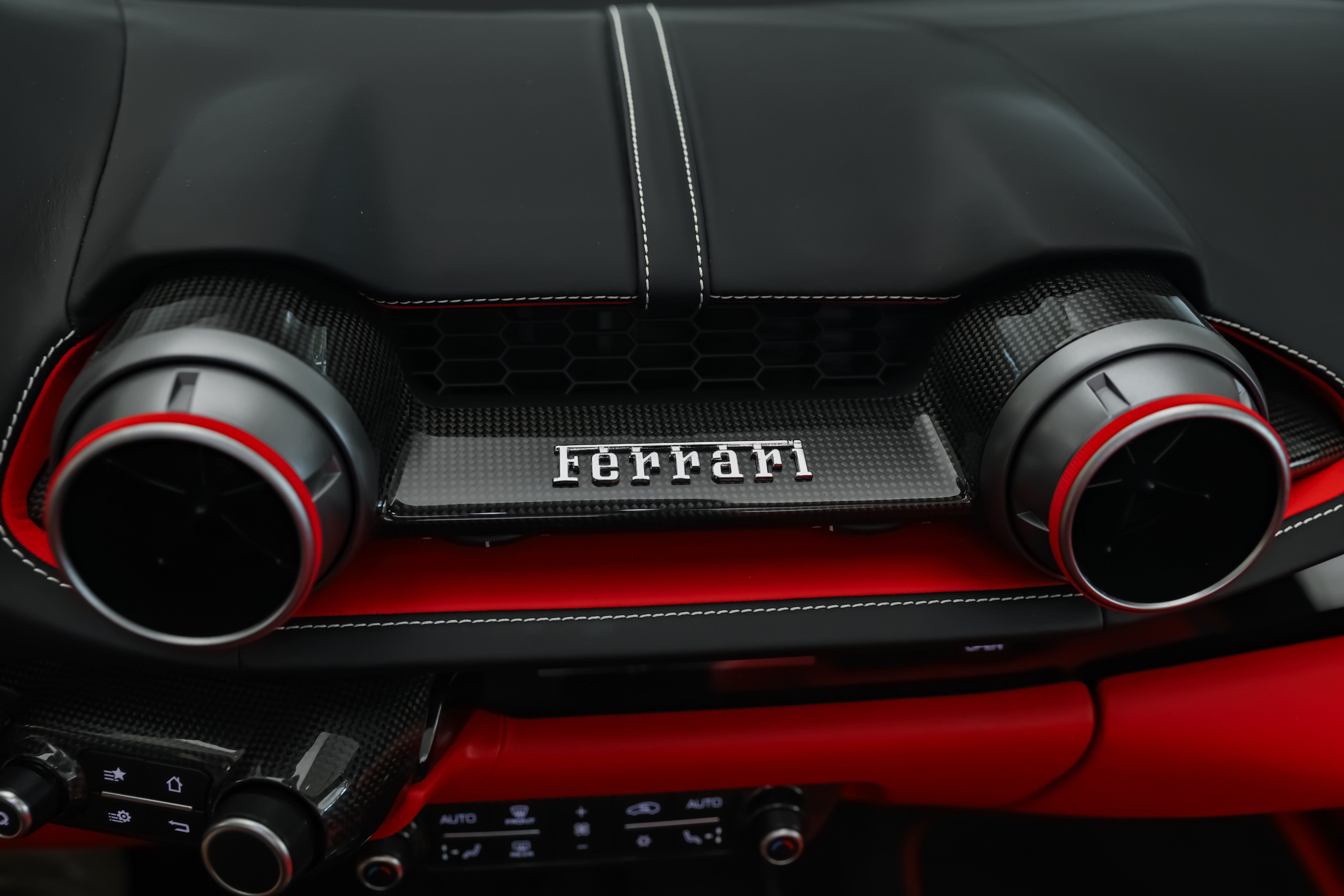 Used 2021 Ferrari 812 GTS RWD image 19