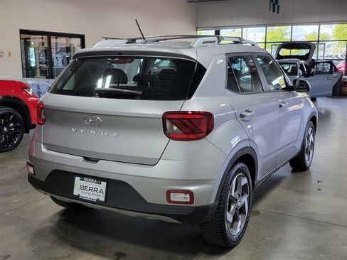 Used 2023 Hyundai Venue SEL w/ Cargo Package FWD image 5