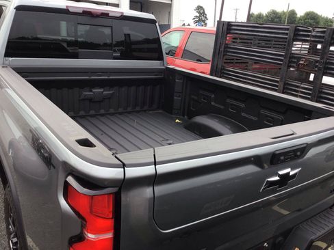 Used 2025 Chevrolet Silverado 2500 LTZ w/ Trail Boss Package AWD/4WD image 3