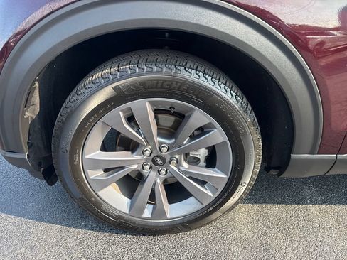 Used 2023 Ford Explorer XLT w/ Equipment Group 202A AWD/4WD image 25