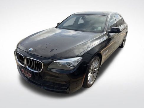 Used 2014 BMW 750Li image 4
