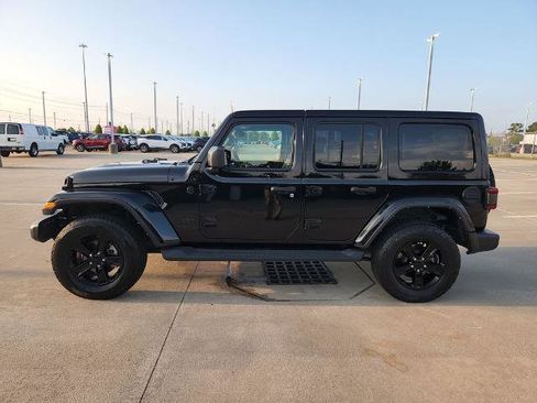 Used 2021 Jeep Wrangler Unlimited Sahara image 8