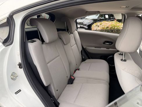 Used 2017 Honda HR-V EX image 11