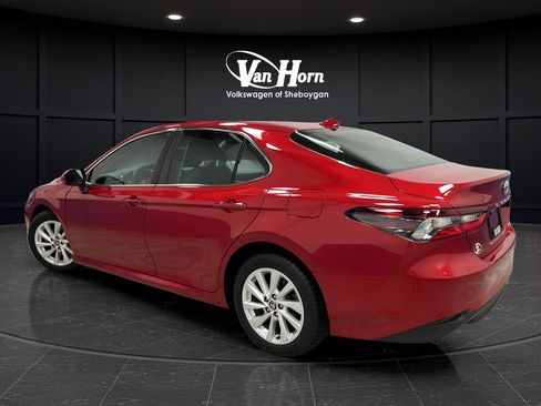 Used 2023 Toyota Camry LE FWD image 5