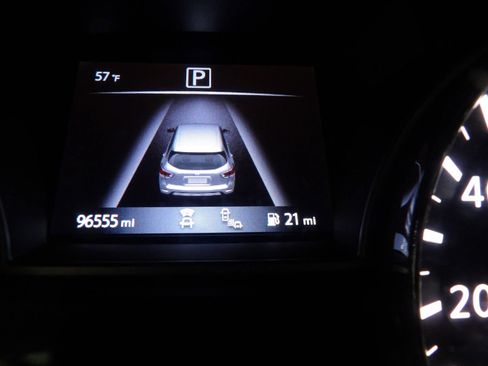 Used 2019 Nissan Pathfinder SV image 20