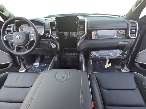 New 2026 RAM 1500 Laramie AWD/4WD image 9