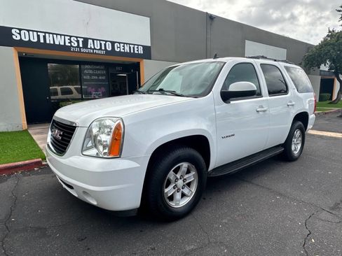 Used 2014 GMC Yukon SLT image 2