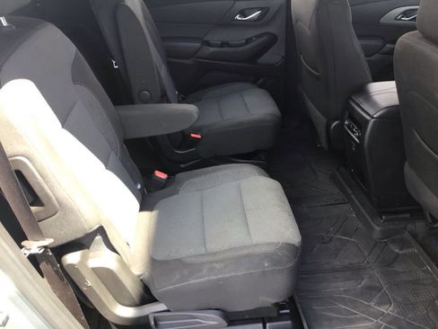 Used 2023 Chevrolet Traverse LT FWD image 16