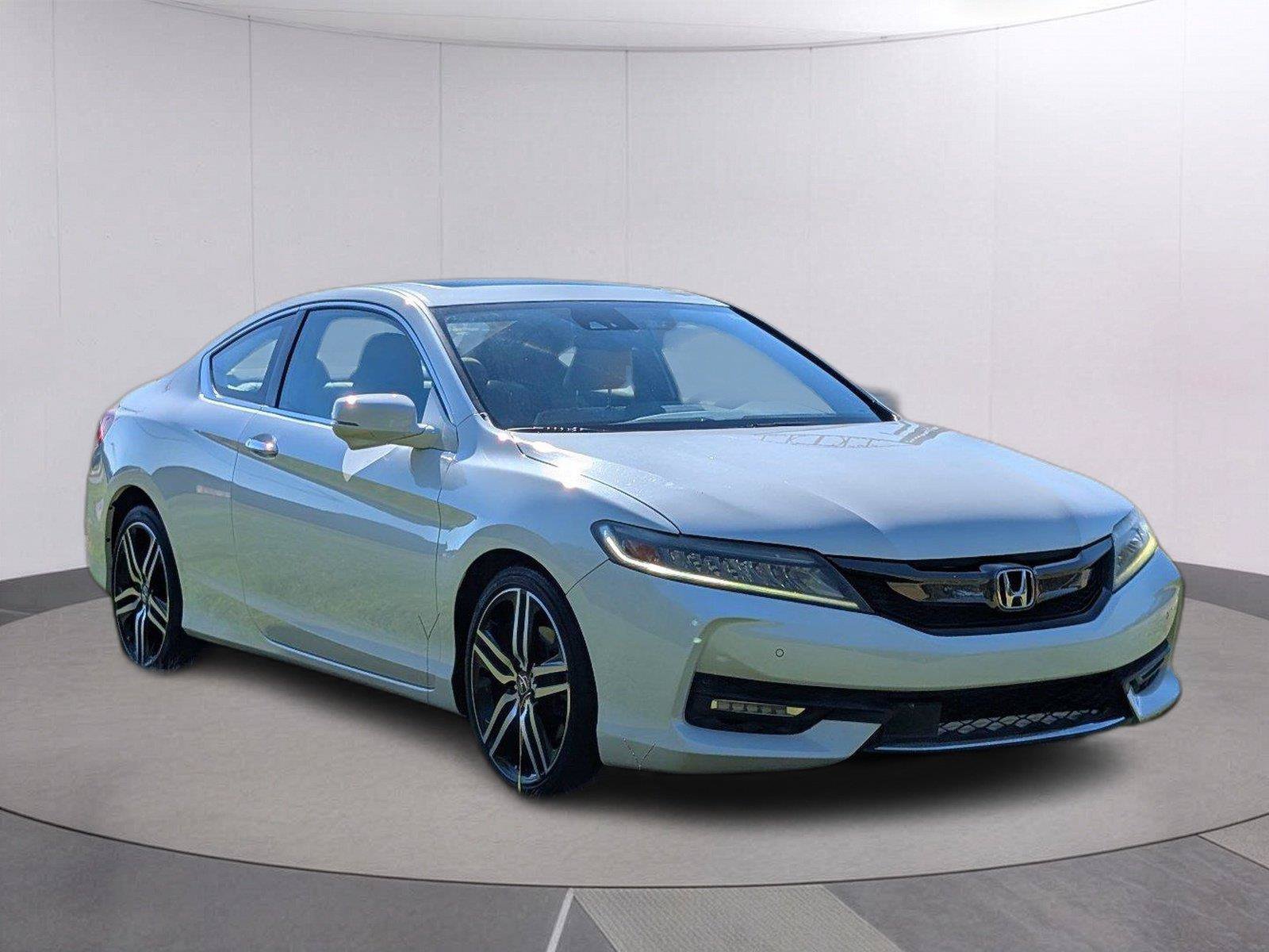 Used 2017 Honda Accord Touring image 8