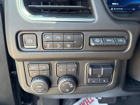 Used 2024 Chevrolet Tahoe High Country AWD/4WD image 21