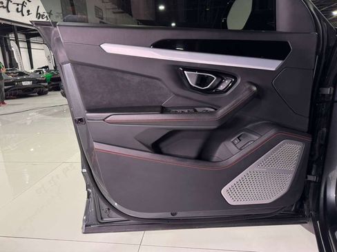 Used 2019 Lamborghini Urus image 38