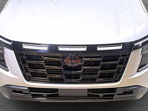 Used 2025 Nissan Armada PRO-4X AWD/4WD image 16