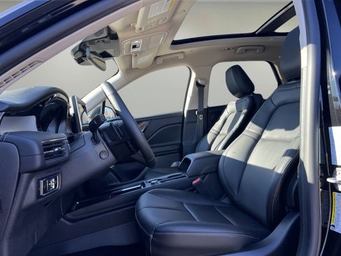 Used 2024 Lincoln Corsair Premiere w/ Equipment Group 101A image 10