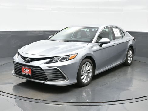 Used 2024 Toyota Camry LE FWD image 2