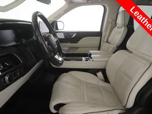 Used 2021 Lincoln Navigator Black Label w/ Special Edition Package AWD/4WD image 17