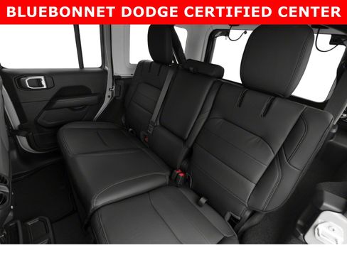 Used 2022 Jeep Wrangler Unlimited Sahara AWD/4WD image 8