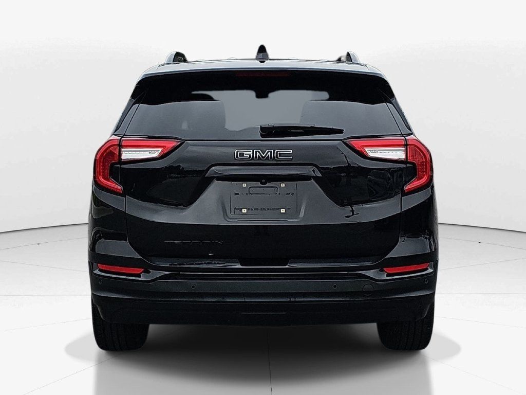 Used 2022 GMC Terrain SLT w/ Infotainment Package II FWD image 7