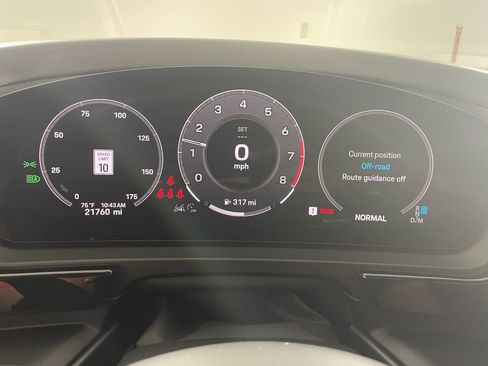 Used 2024 Porsche Cayenne Coupe image 18