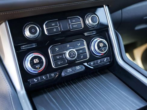 Used 2023 GMC Yukon Denali w/ Advanced Technology Package image 20