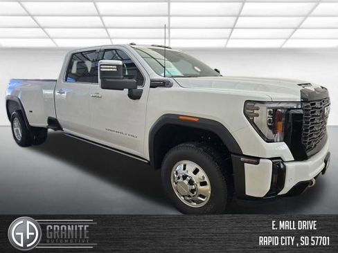 New 2026 GMC Sierra 3500 Denali Ultimate AWD/4WD image 7