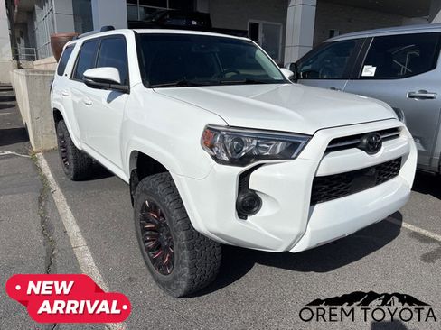 Used 2023 Toyota 4Runner SR5 Premium w/ SR5 Premium Package AWD/4WD image 16