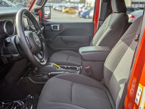 Used 2018 Jeep Wrangler Unlimited Sport image 16