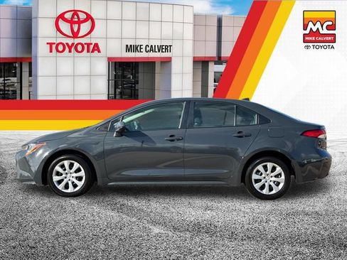 Certified 2025 Toyota Corolla LE FWD image 2