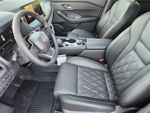 New 2026 Nissan Rogue Platinum w/ Platinum Premium Package image 9