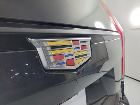 Used 2023 Cadillac Escalade ESV Sport Platinum w/ Heavy-Duty Trailer Package image 7